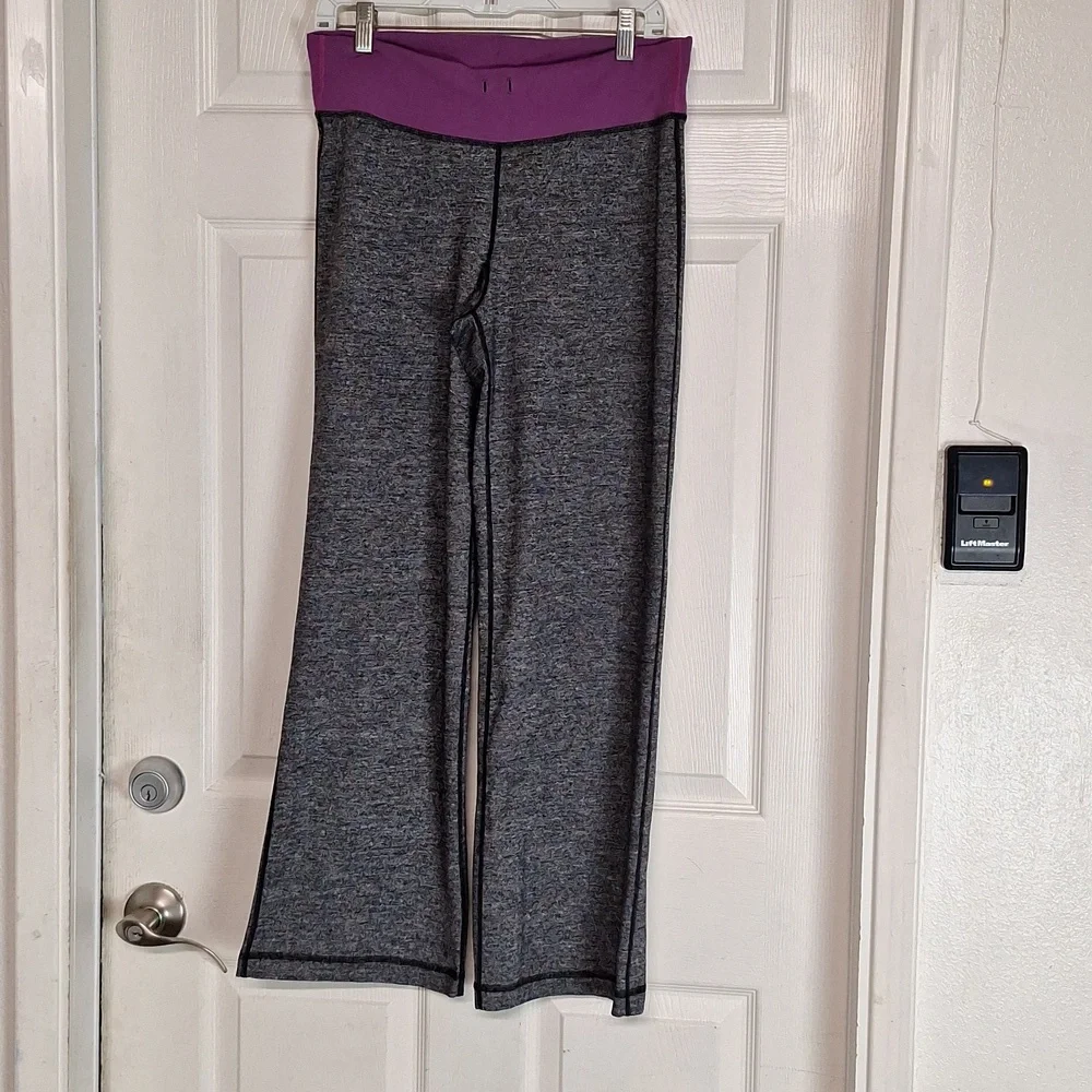 LuluLemon Wide Leg Gray and Purple Groove Yoga Pants 8